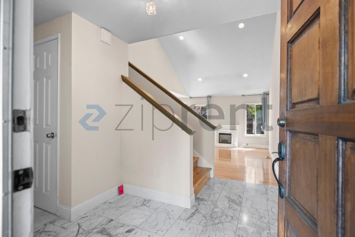 1089 Longshore Dr - Photo 5 of 26