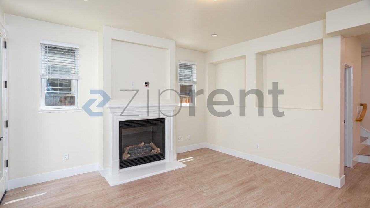 938 Valencia Ave - Photo 4 of 42