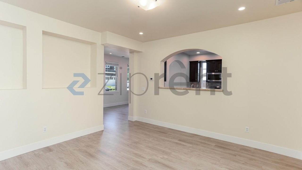 938 Valencia Ave - Photo 5 of 42