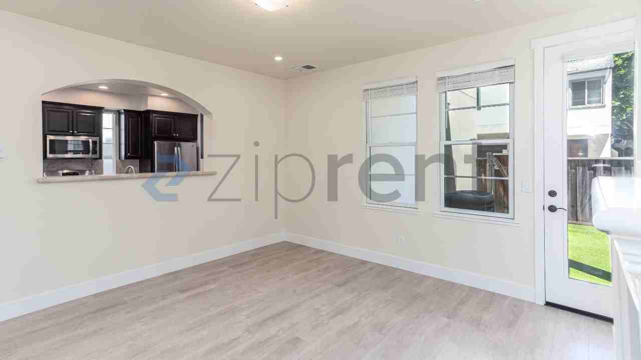 938 Valencia Ave - Photo 6 of 42