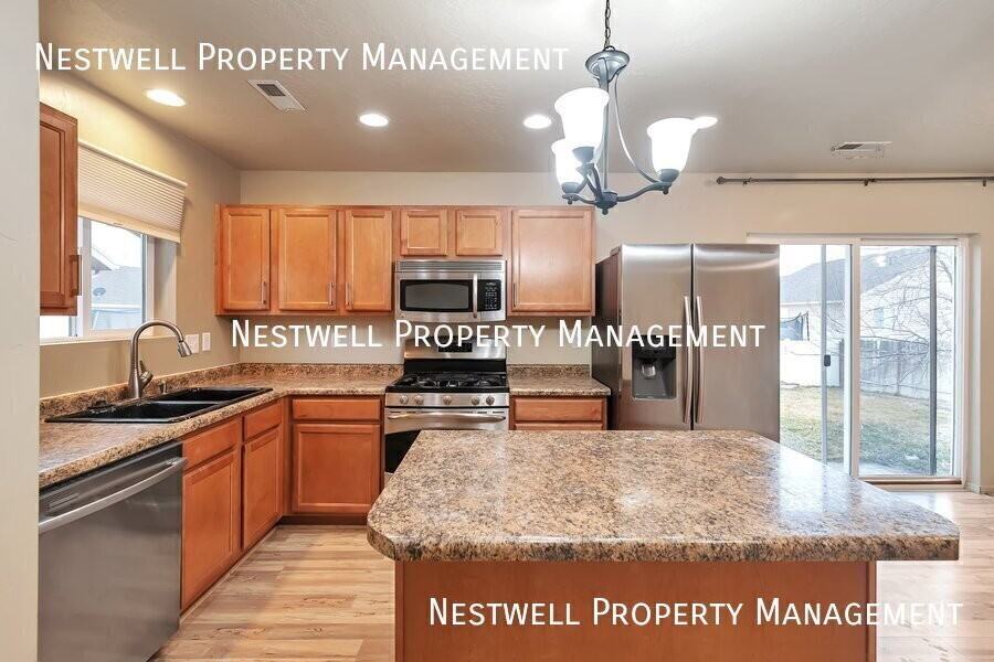 1176 S 1920 E - Photo 2 of 29