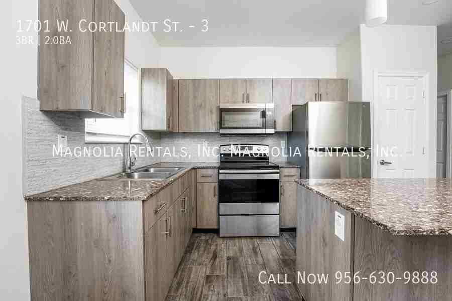 1701 W Cortlandt St #3 - Photo 4 of 15