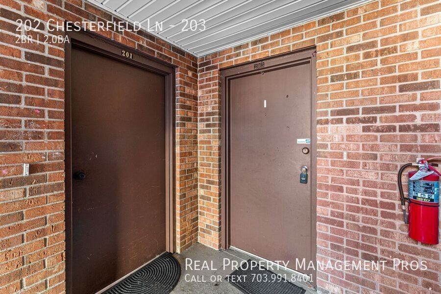 202 Chesterfield Ln #203 - Photo 3 of 24