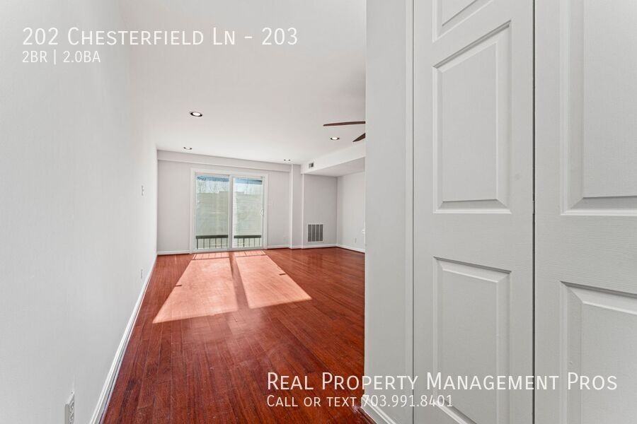 202 Chesterfield Ln #203 - Photo 4 of 24