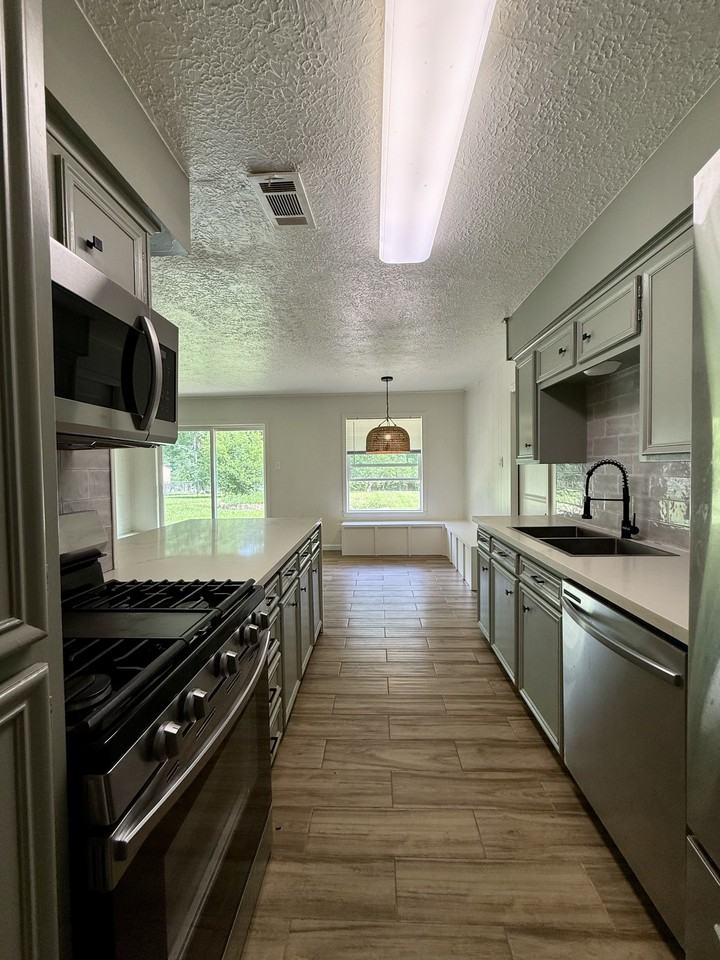 121 Magnolia Ln #NA - Photo 3 of 24