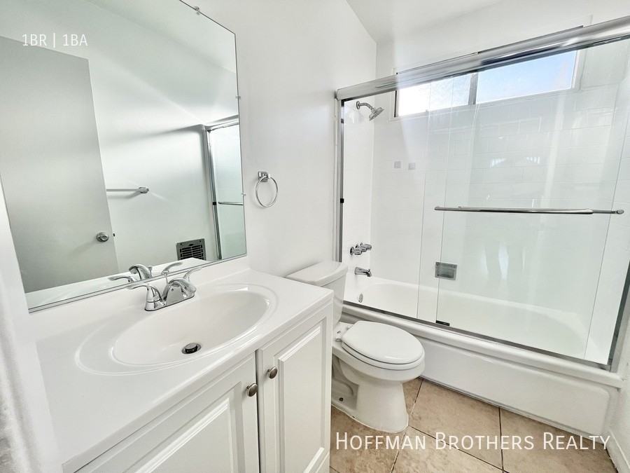 5225 Lexington Ave #15 - Photo 4 of 6