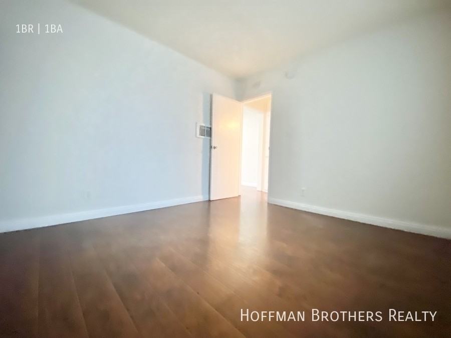16221 Vanowen St #11 - Photo 5 of 8
