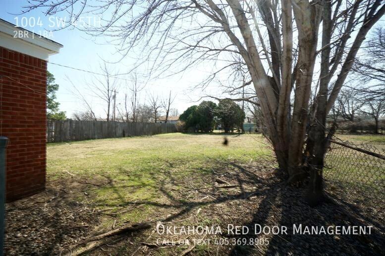 1004 Sw 45th St - Photo 7 of 23