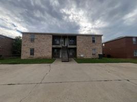 featured image of 3303 Toledo Dr #D