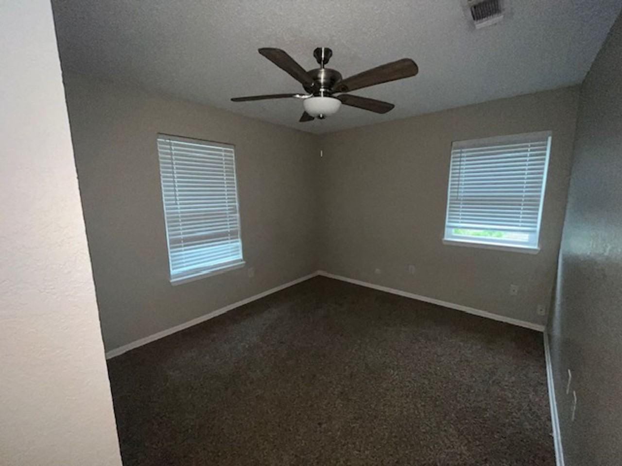 2506 Hidden Valley Dr - Photo 2 of 10