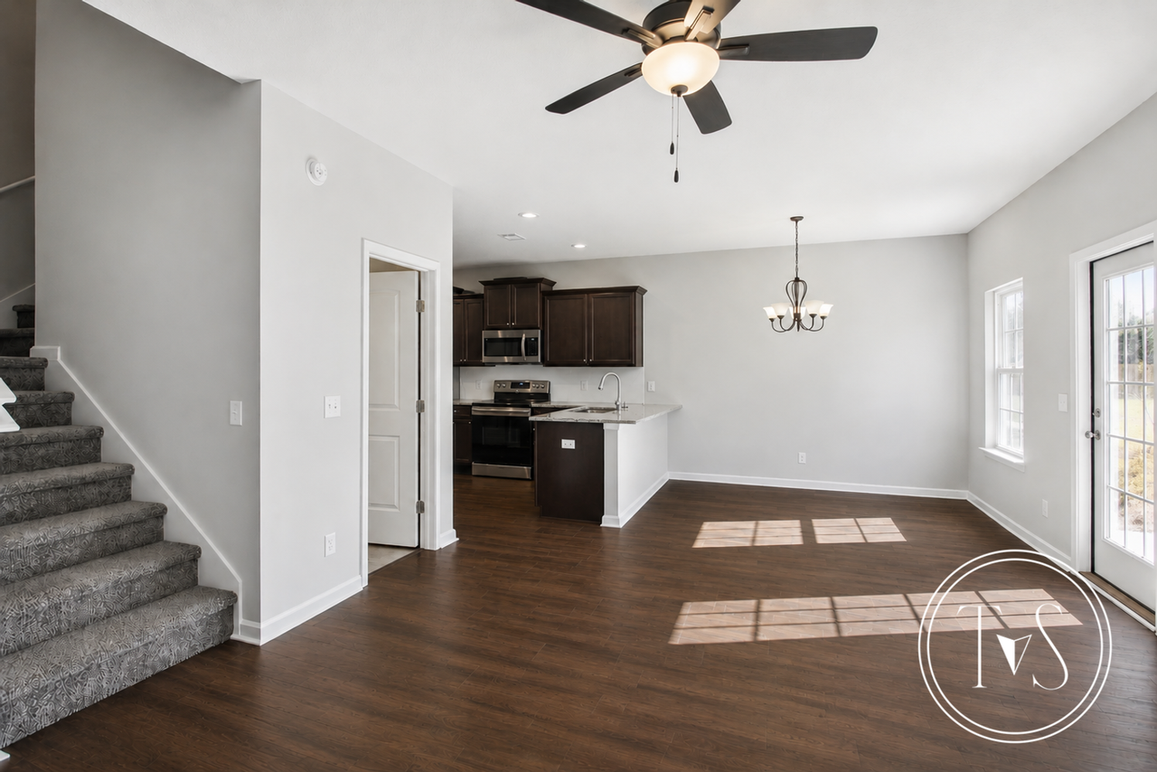 133 Brightleaf Cir - Photo 3 of 9