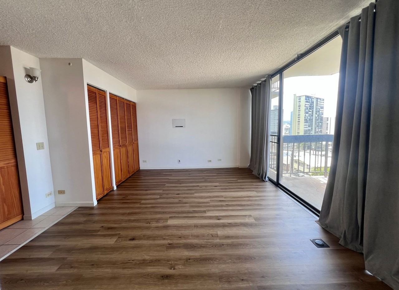 1560 Thurston Ave #503 - Photo 4 of 13