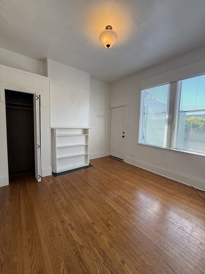 1724 Waller St #C - Photo 3 of 11
