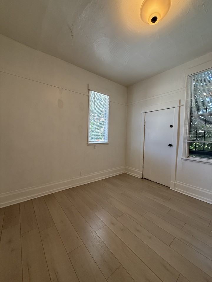 1724 Waller St #C - Photo 5 of 11