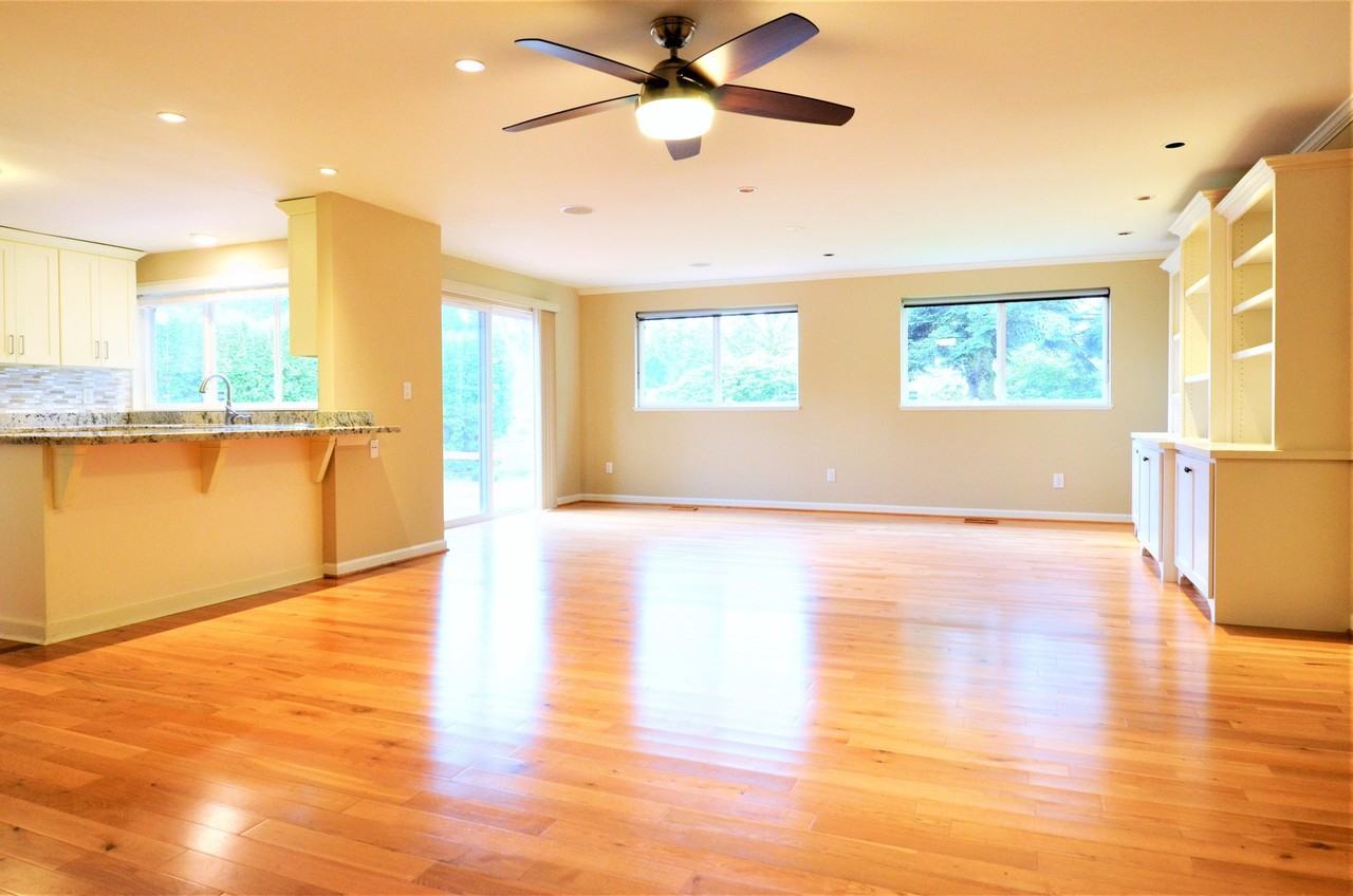 1814 Whitman Ct Ne - Photo 2 of 19