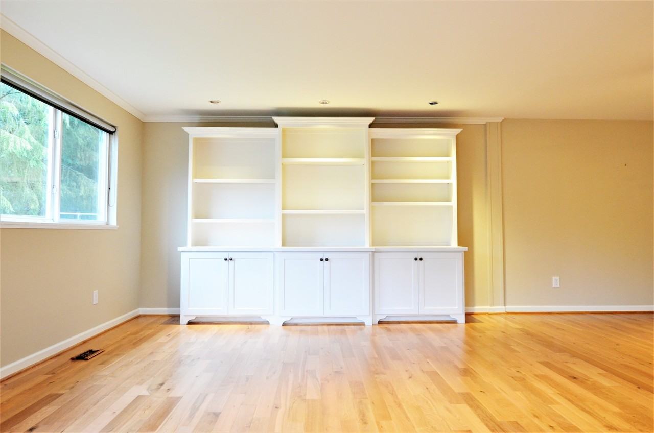 1814 Whitman Ct Ne - Photo 4 of 19