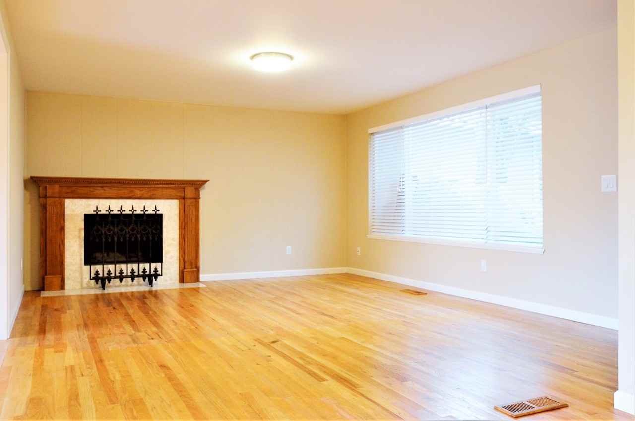 1814 Whitman Ct Ne - Photo 7 of 19