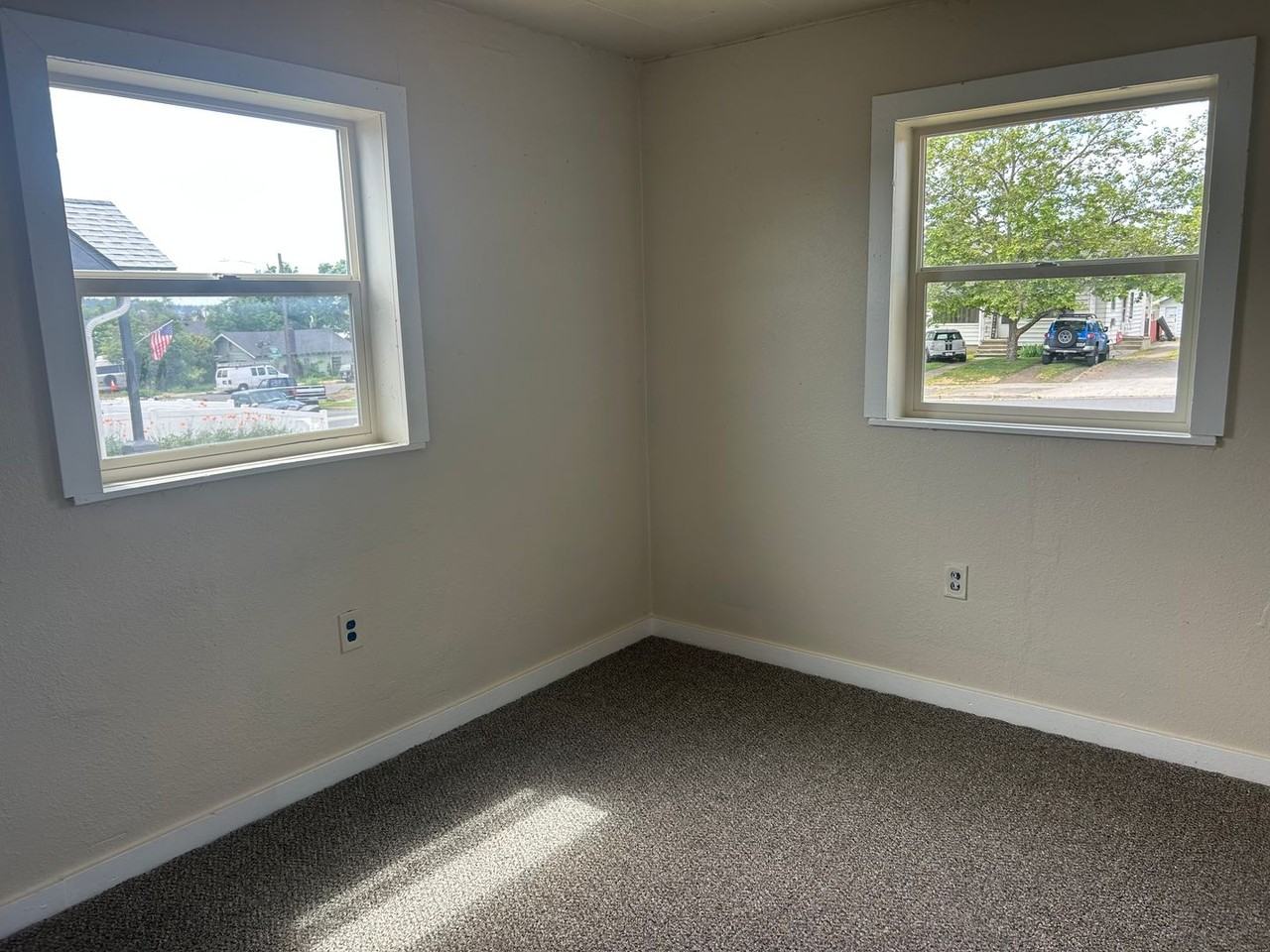 2918 N Hamilton St - Photo 6 of 8