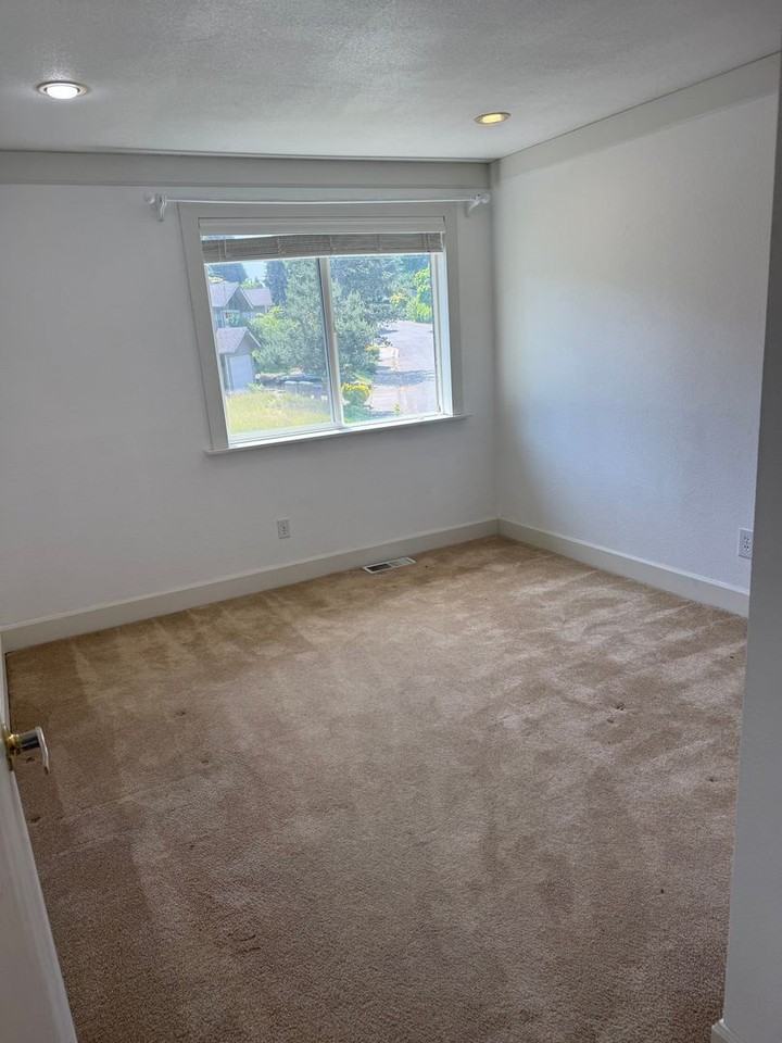 12206 Se 47th St - Photo 7 of 12