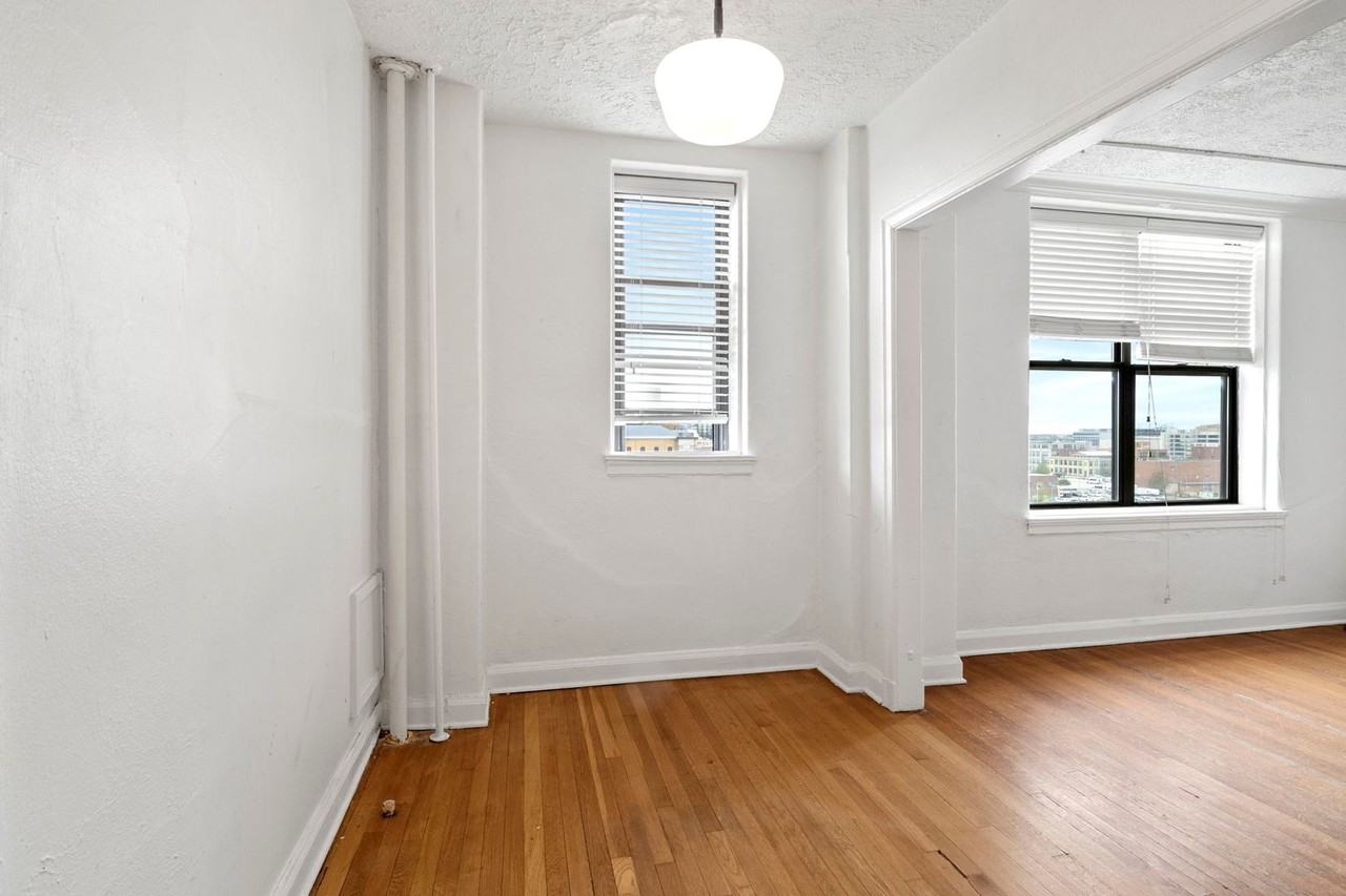 Piccadilly Apartments - Photo 7 of 33