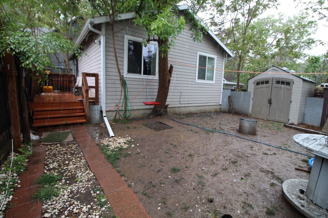 705 E 6th St - Photo 2 of 9