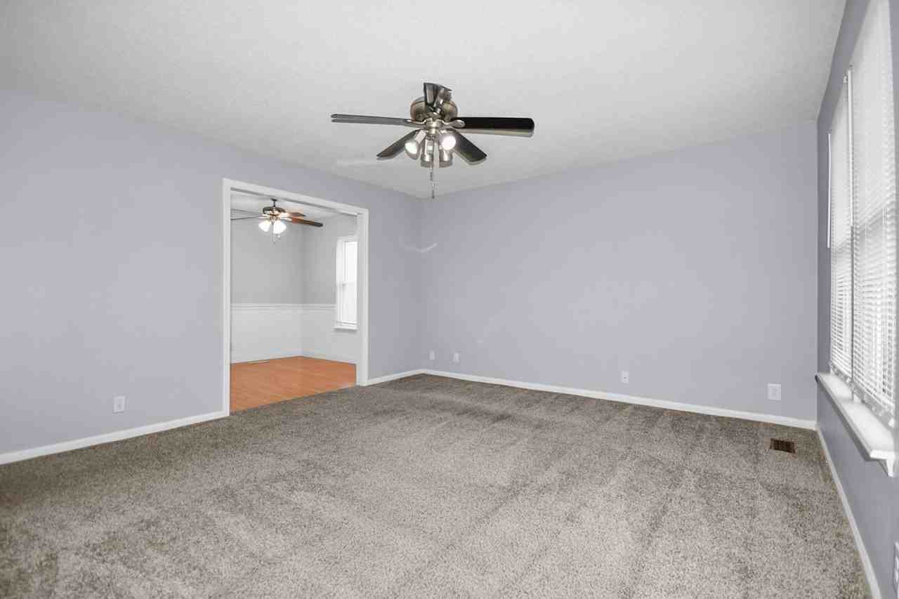 706 Green Valley Ct - Photo 2 of 18