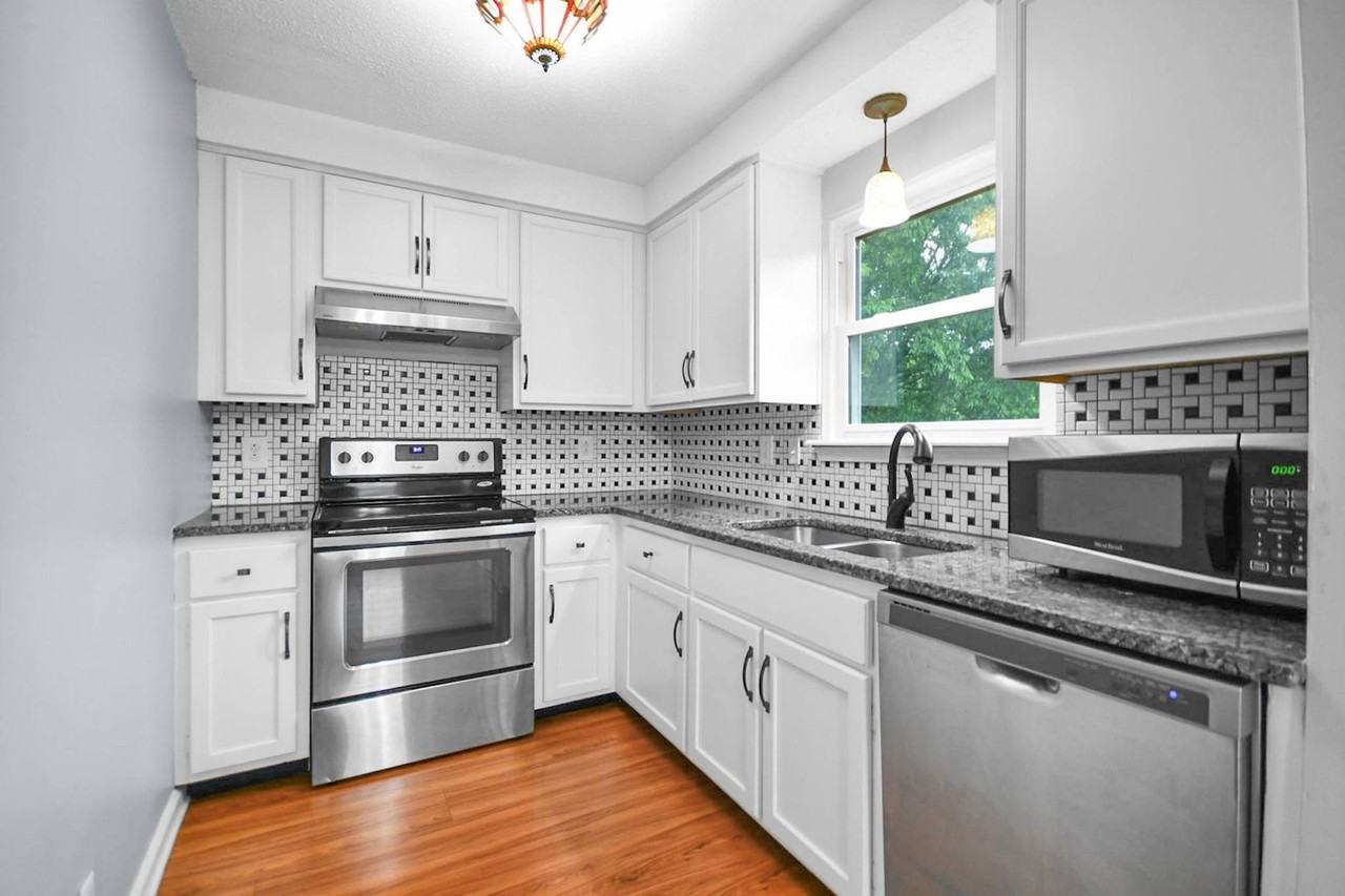 706 Green Valley Ct - Photo 5 of 18
