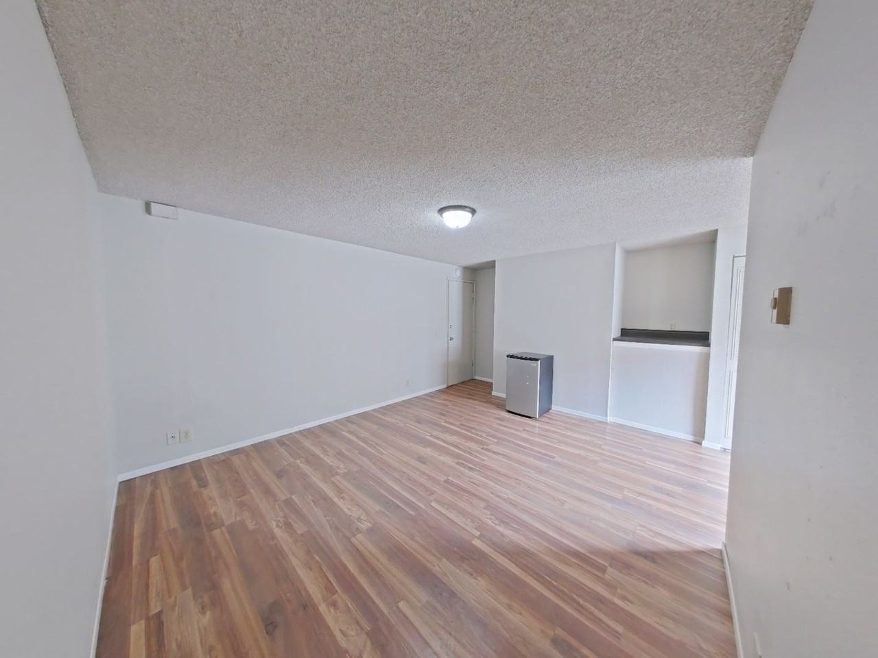 1640 Mill St - Photo 4 of 7