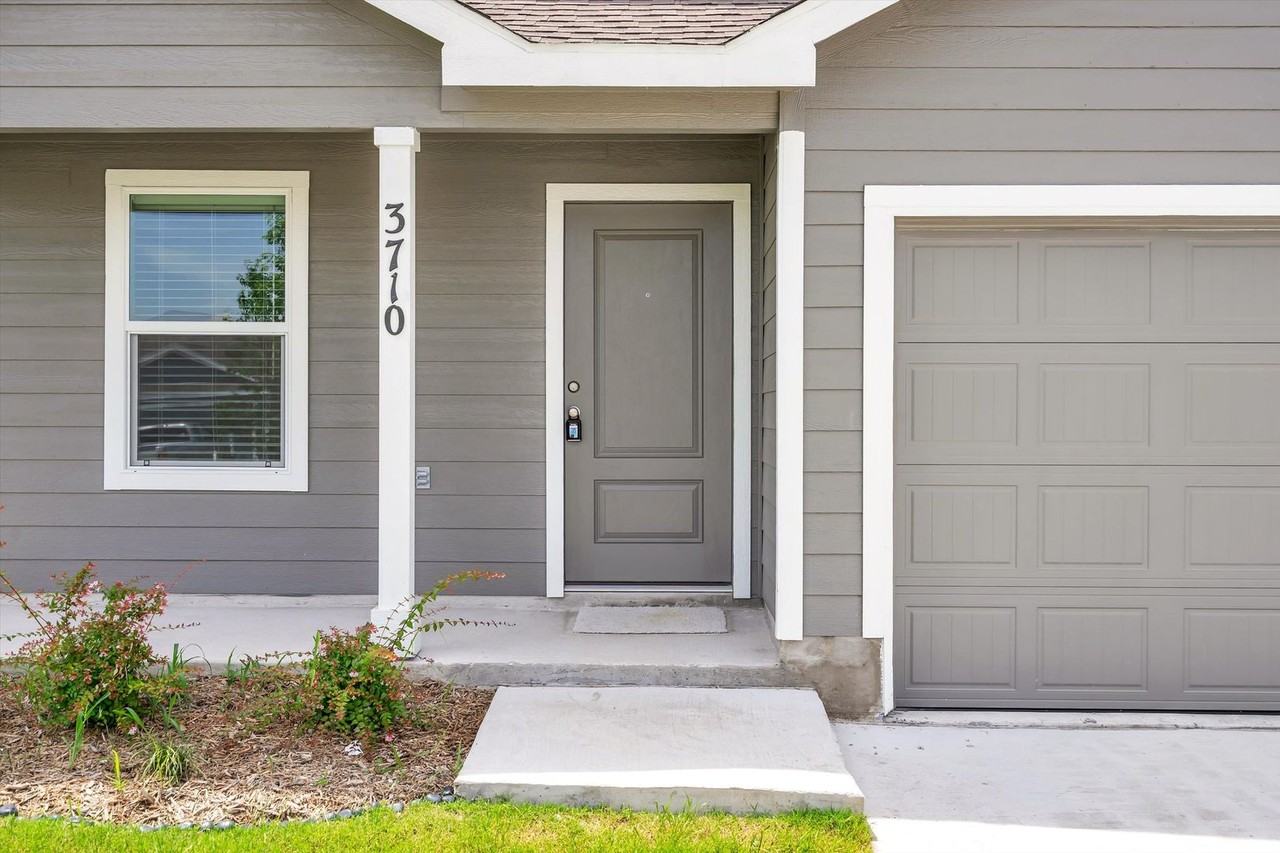 3710 Oleander Pl - Photo 4 of 34