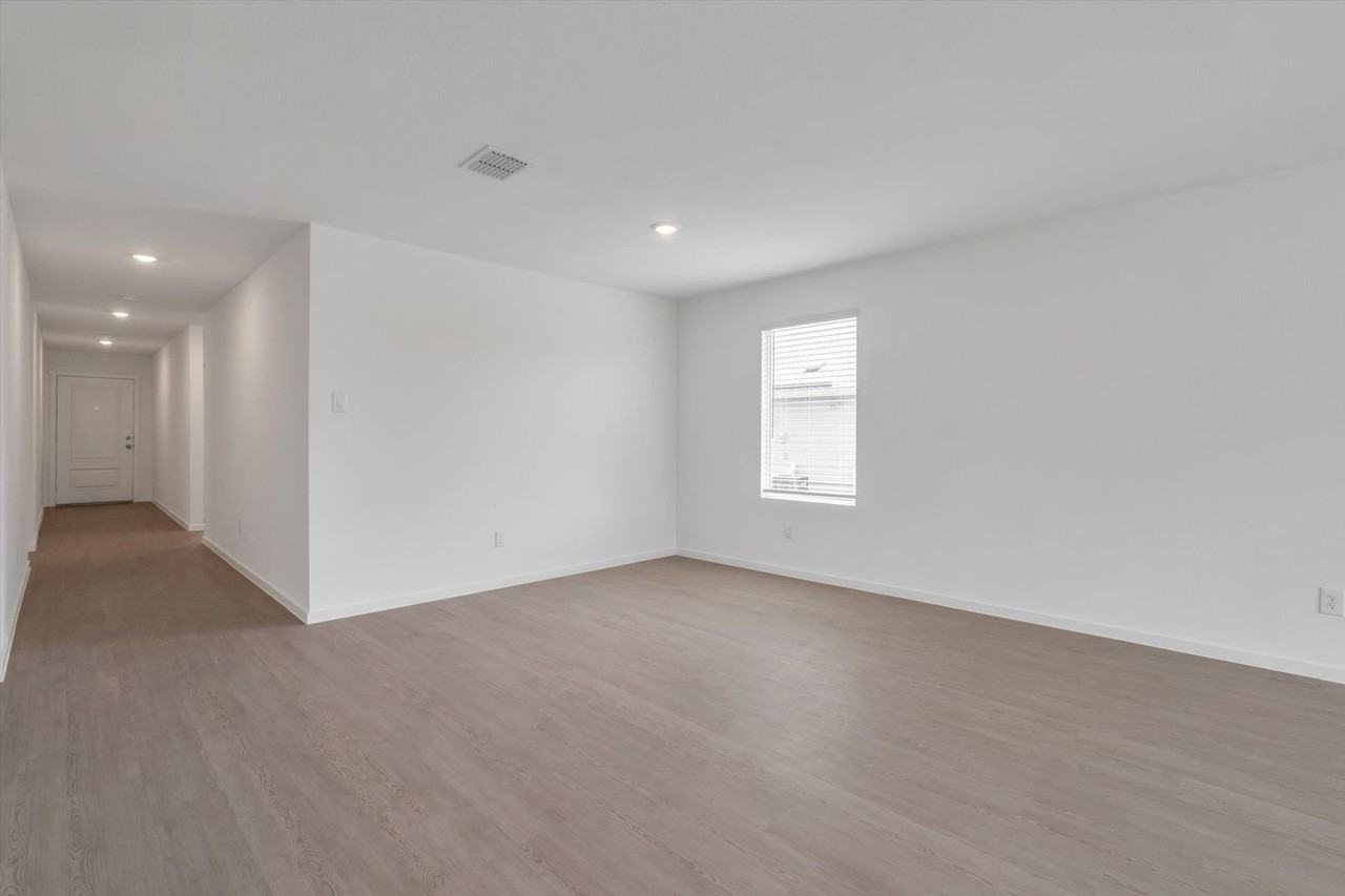 3710 Oleander Pl - Photo 6 of 34