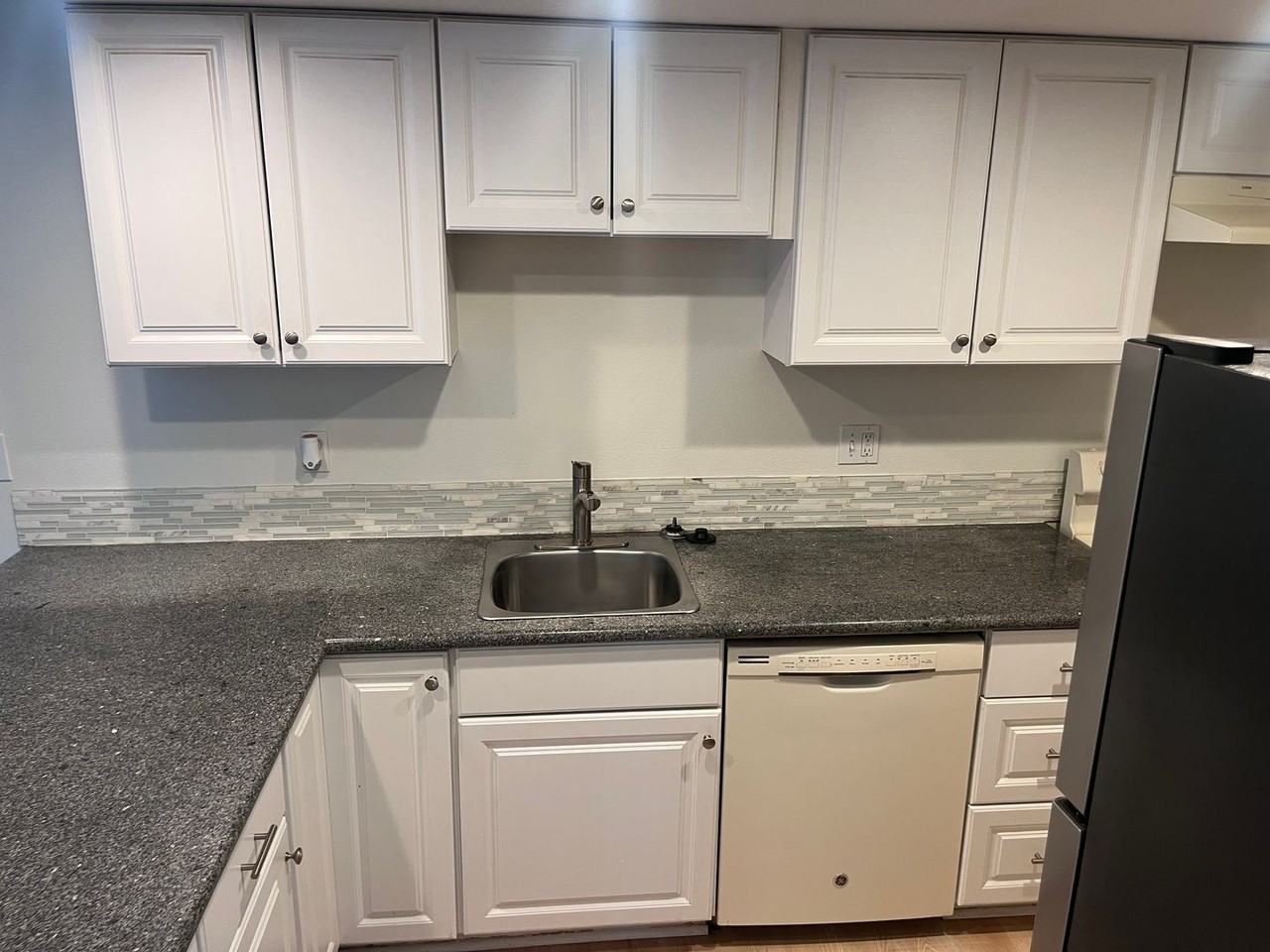 2583 Ne Crocus Ct - Photo 3 of 14