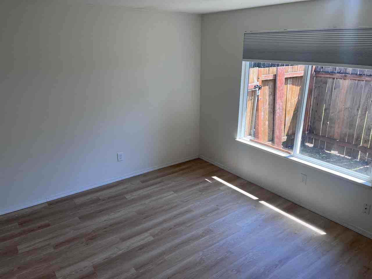 2583 Ne Crocus Ct - Photo 7 of 14