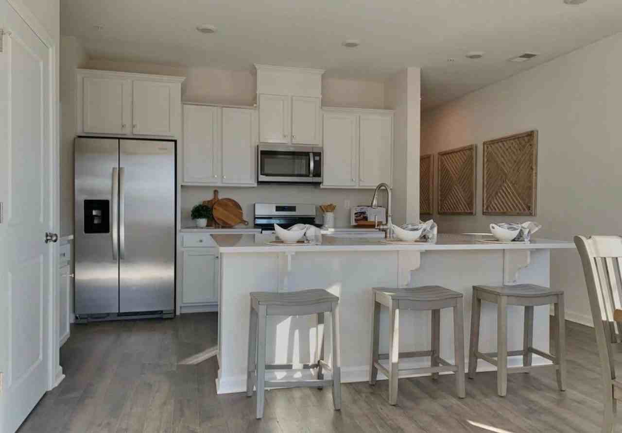 38 Fonthill Ct - Photo 5 of 50