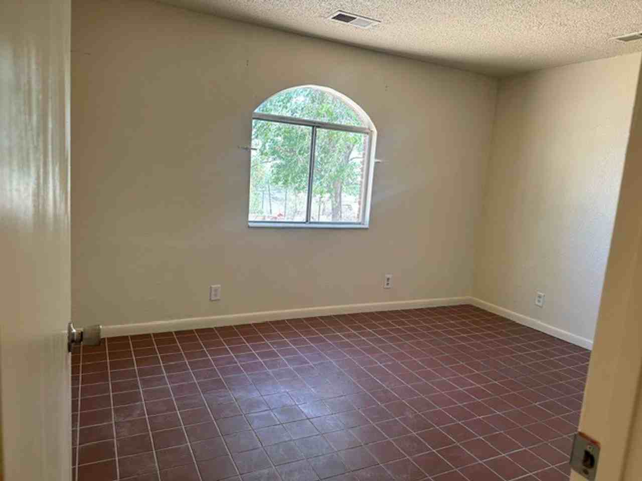 1706 Daybreak Rd Se - Photo 6 of 13