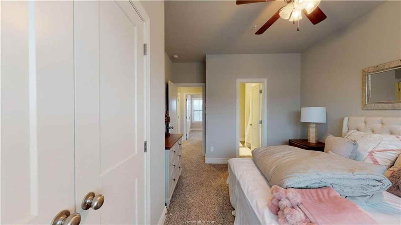 604 Clay St - Photo 6 of 7