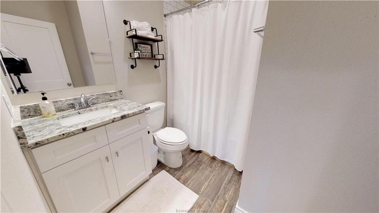 604 Clay St - Photo 7 of 7
