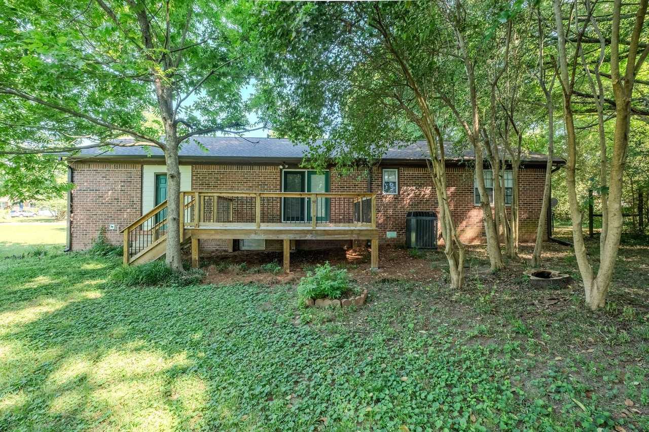 329 Gordon Cir - Photo 5 of 21
