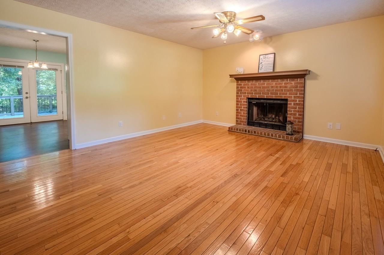 329 Gordon Cir - Photo 7 of 21