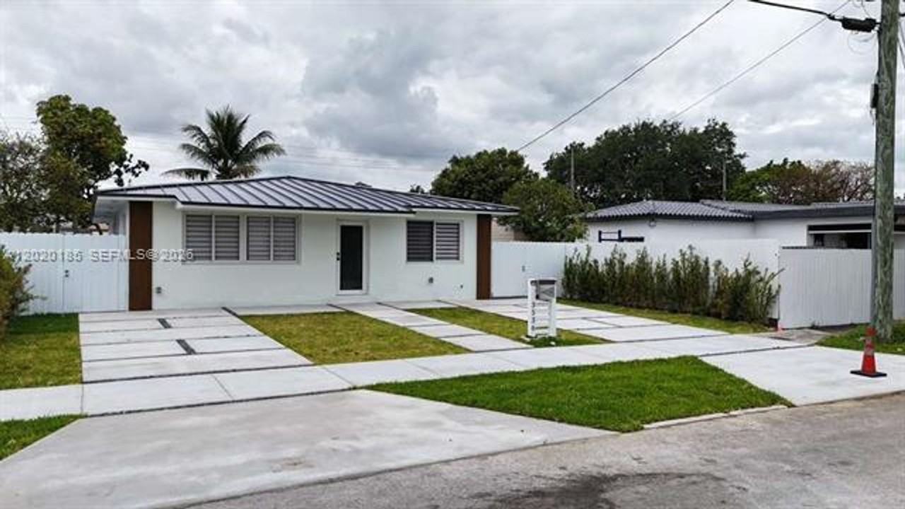 3536 Nw 14th Ter - Photo 3 of 27