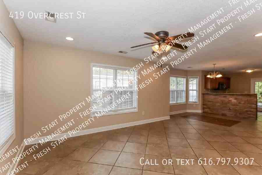419 Overcrest St - Photo 2 of 16