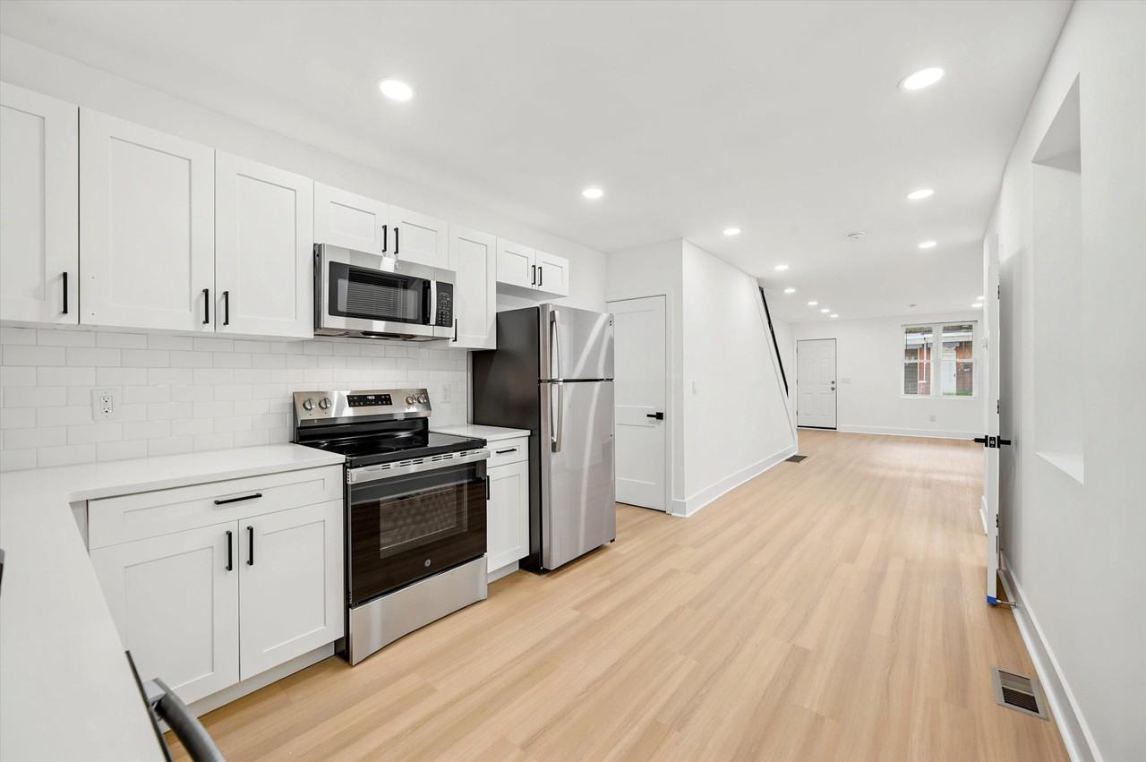 143 N Conestoga St - Photo 3 of 12
