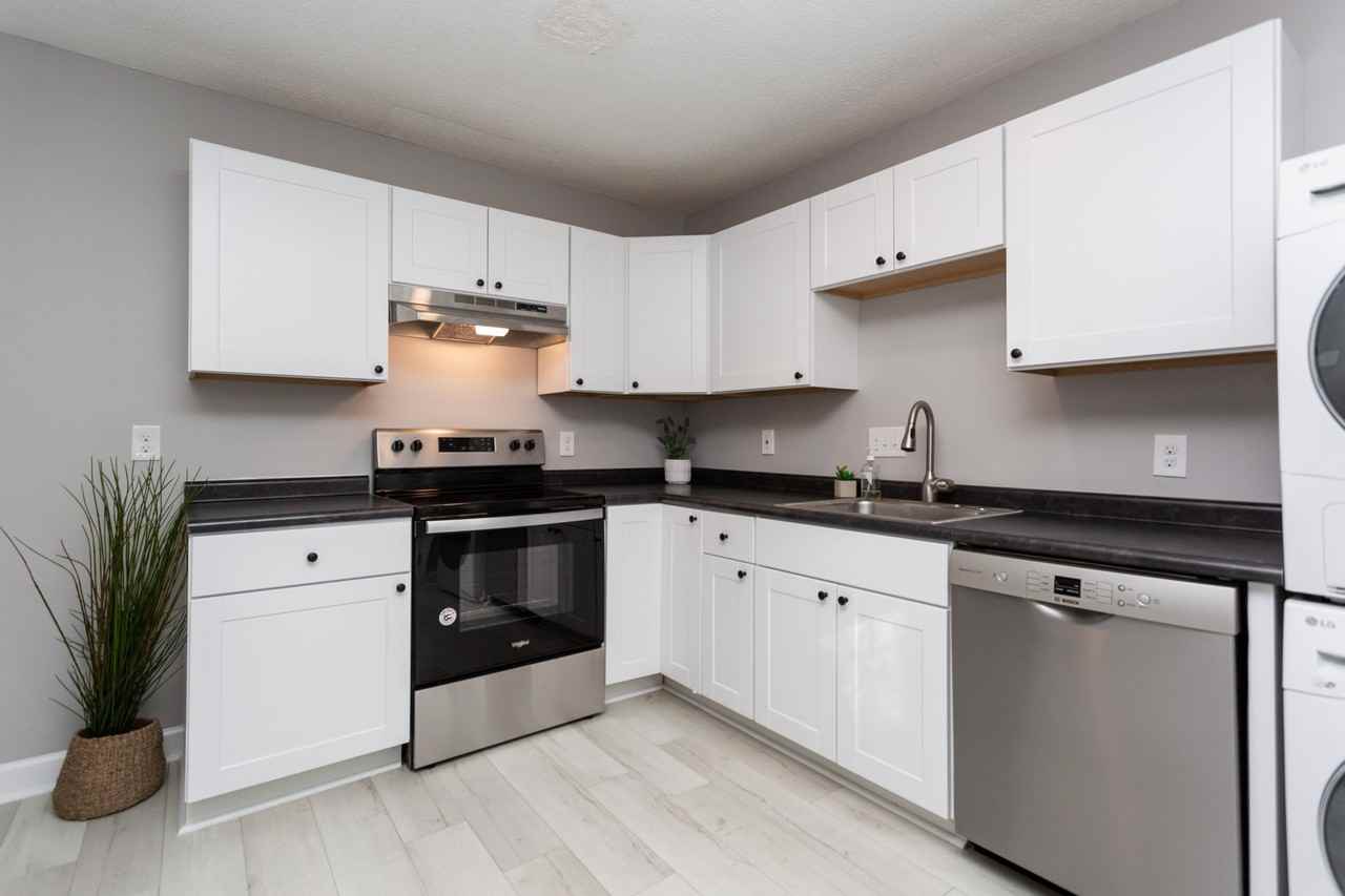 718 Holloway St #B - Photo 2 of 17