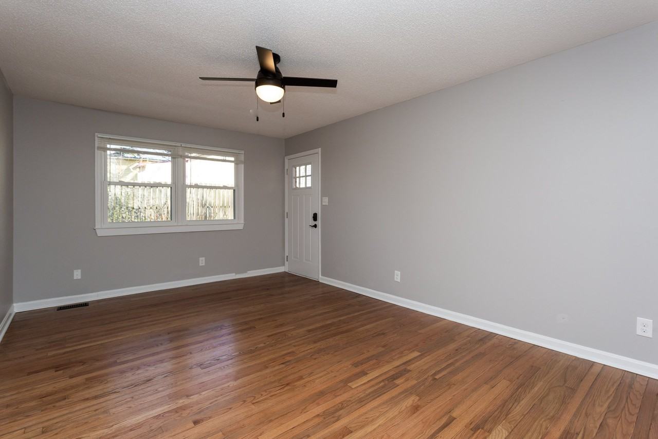 718 Holloway St #B - Photo 5 of 17