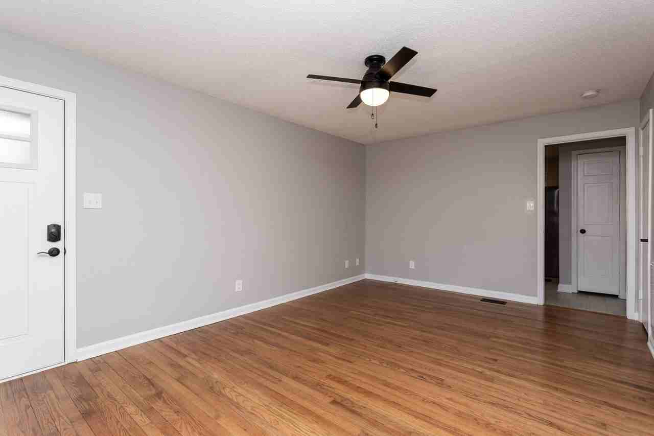 718 Holloway St #B - Photo 6 of 17