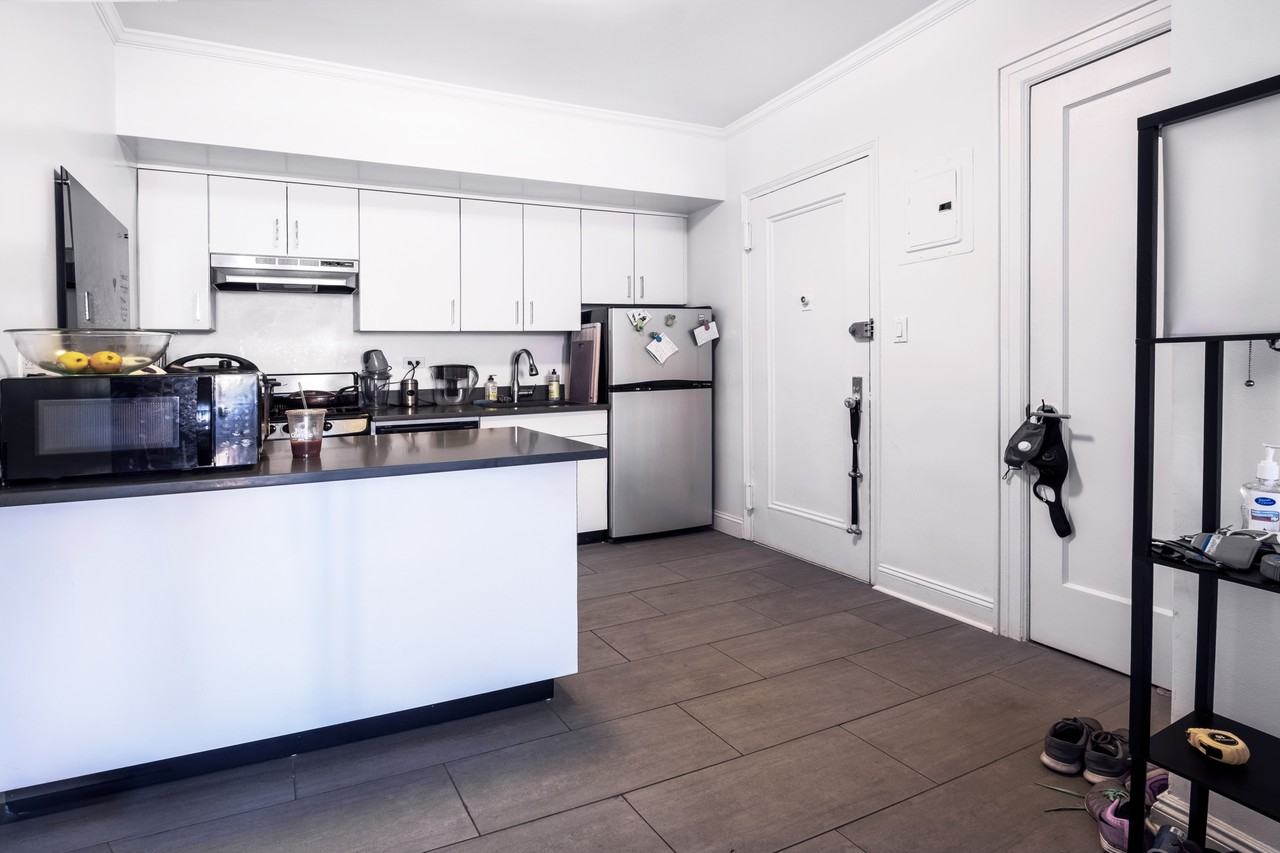 154 Henry St #EVA - Photo 4 of 8