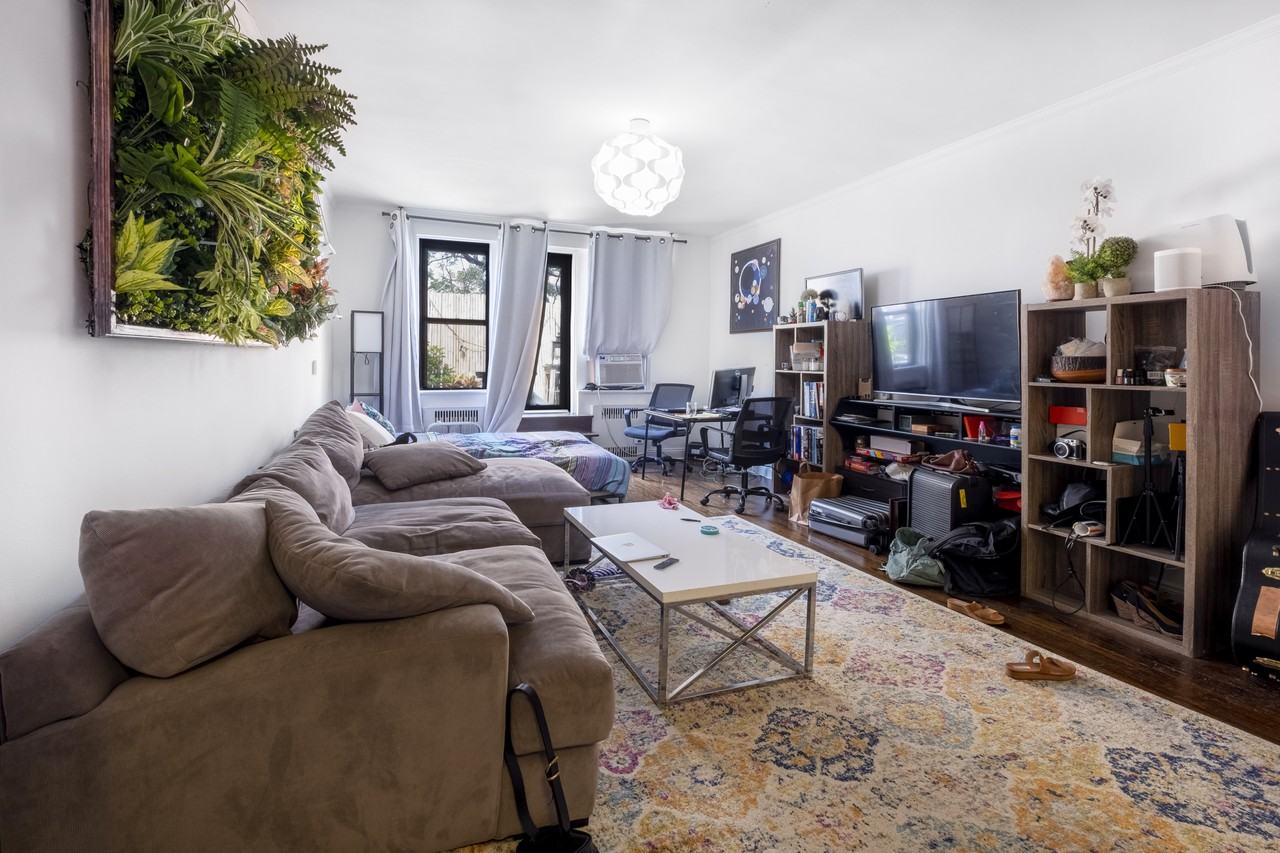 154 Henry St #EVA - Photo 5 of 8