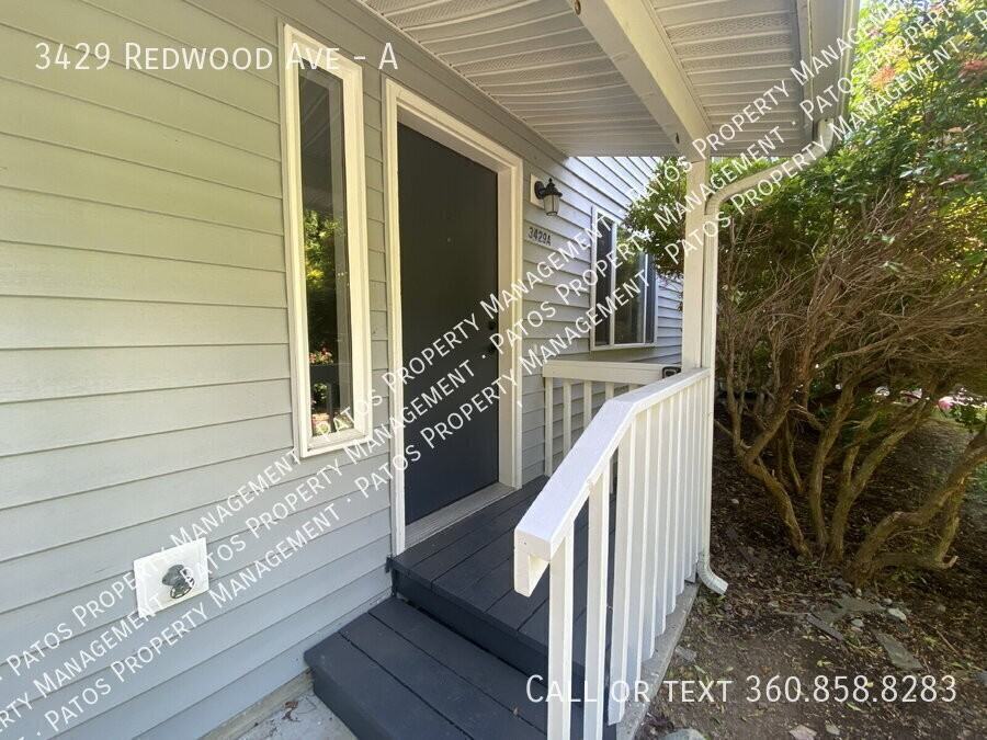3429 Redwood Ave #A - Photo 3 of 20