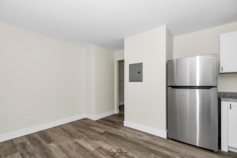 902 3rd St #1 - Photo 7 of 13