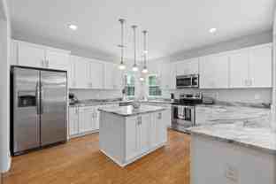 629 11th Ave S - Photo 1 of 1