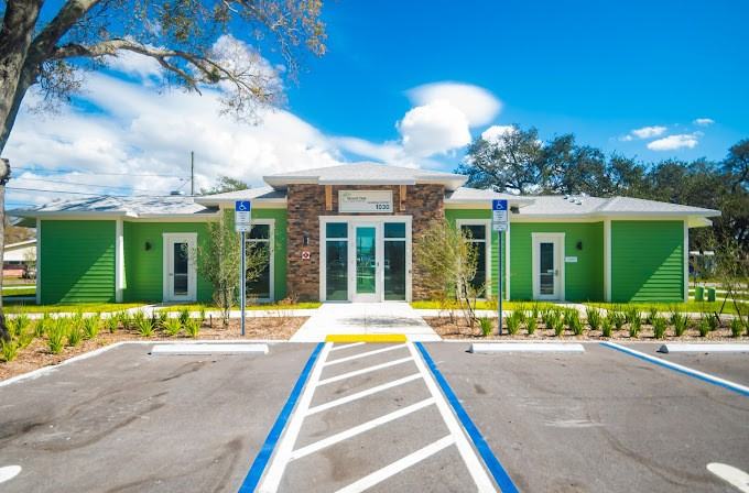 Grand  Oak Apartments - Photo 3 of 29